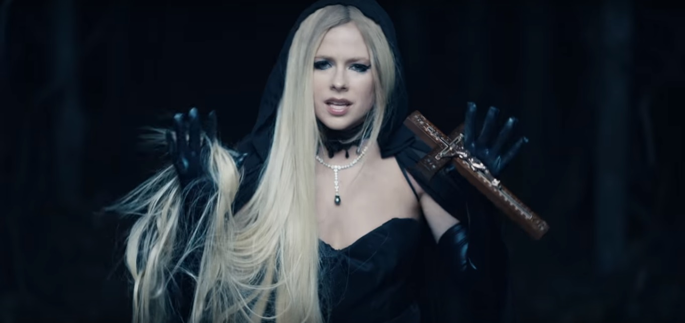 Avril Lavigne Turns On Her Goth Side In New Video ‘i Fell In Love With The Devil Alterock 