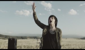 Alterock-Asking_Alexandria_-_Here_I_Am-screenshot