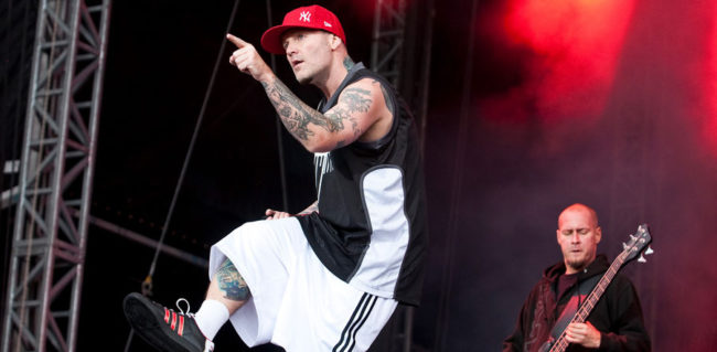 At LIMP BIZKIT show roof breaks open, destroys Wes Borlands' guitar rig ...