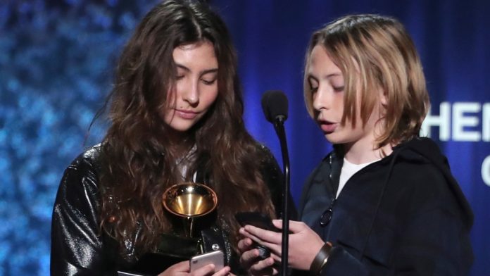 Chris Cornell's kids accept his Grammy award