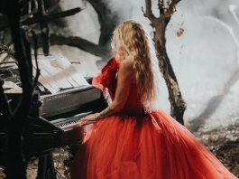 Avril Lavigne - I Fell In Love With The Devil
