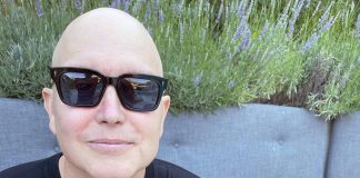 Mark Hoppus of blink-182 shows off bald head, undergoes chemotherapy