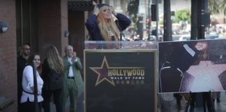 Avril Lavigne awarded with Hollywood Walk of Fame star