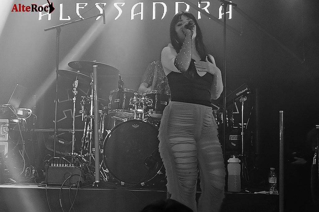 Alessandra live at Club Hollywood, Tallinn - AlteRock - 17