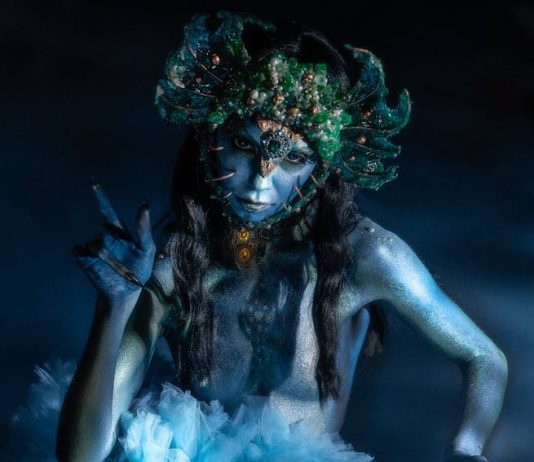 Bambie_Thug-Lead-Press-Shot-2