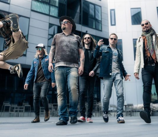 Finnish rock legends Uniklubi have released their new single "Kävelen pois" via Nordic Music Partners, which was co-written by Aleksi and Niko of Eurovision icons Blind Channel.
